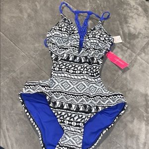 Beautiful brand new swim suit from target!
